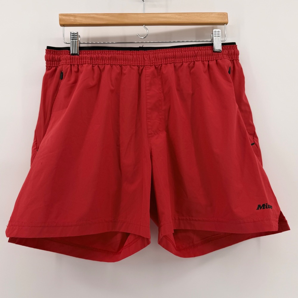 Mitre Mens Red Athletic Soccer Shorts Size Large Zipper Pockets RN 59786